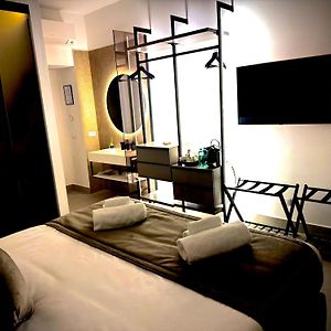 Cicerone'S Luxury Suites